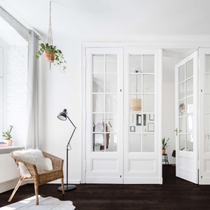 Example of a room using Verona vinyl flooring (SKU: 7011) in the Level 7 product line